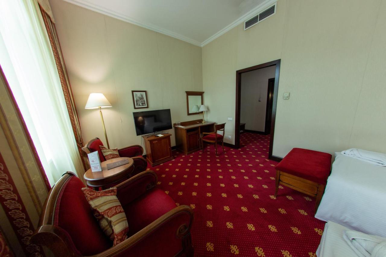 Grand Tien Shan Hotel Almatî Exterior foto